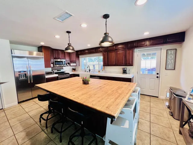 2322 Mark Place, Escondido, California 92027