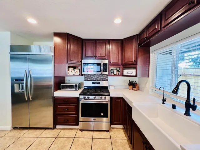 2322 Mark Place, Escondido, California 92027