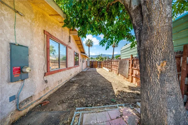1045 W Citron Street, Corona, California 92882