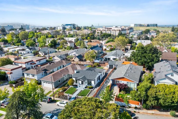 930 Laguna Avenue, Burlingame, California 94010