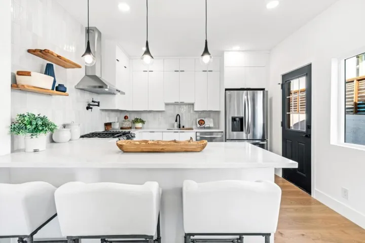 930 Laguna Avenue, Burlingame, California 94010