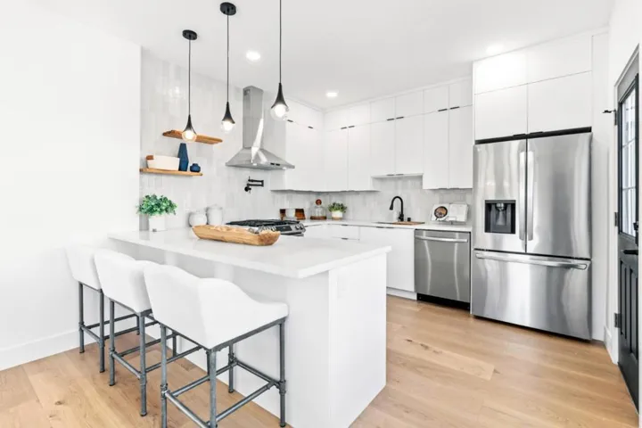 930 Laguna Avenue, Burlingame, California 94010