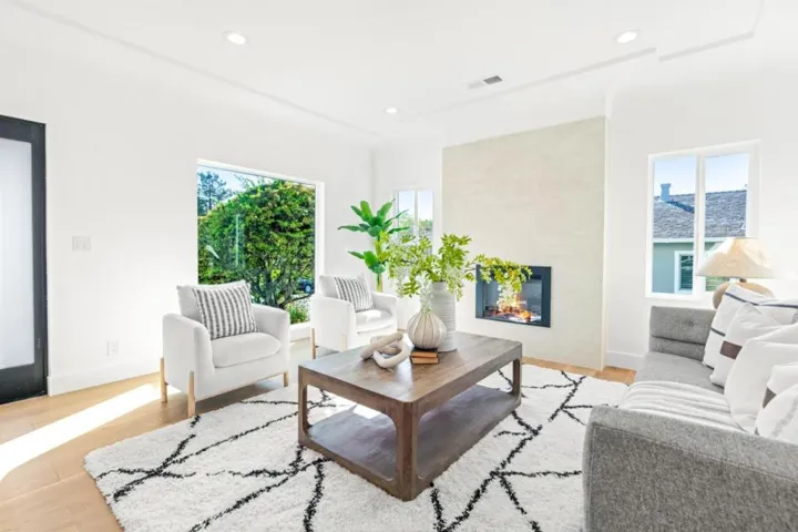 930 Laguna Avenue, Burlingame, California 94010