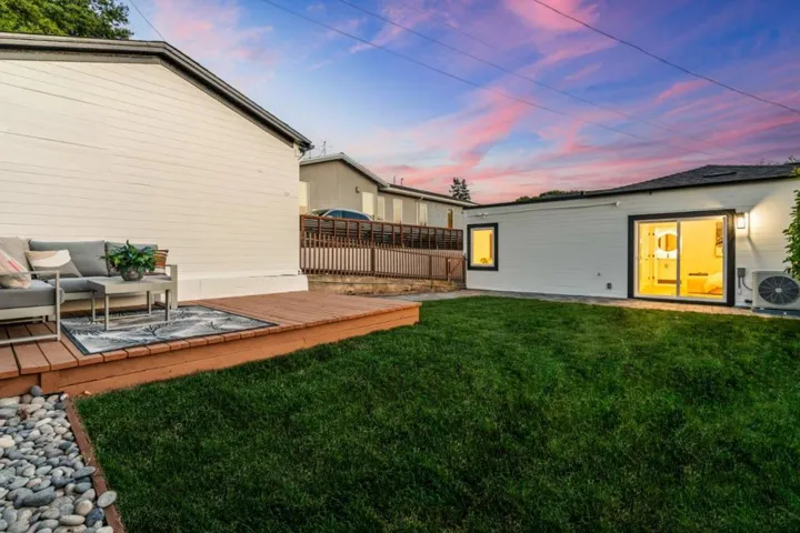 930 Laguna Avenue, Burlingame, California 94010