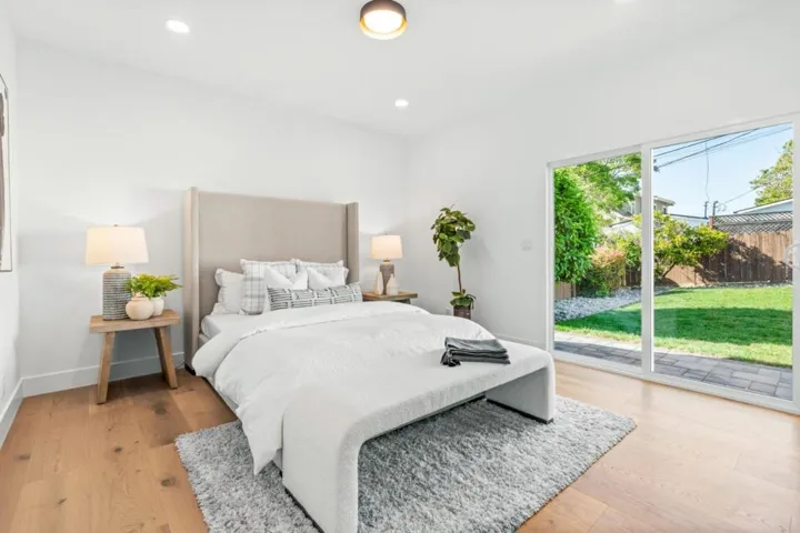 930 Laguna Avenue, Burlingame, California 94010