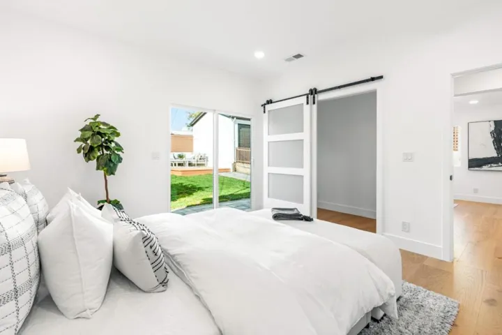 930 Laguna Avenue, Burlingame, California 94010