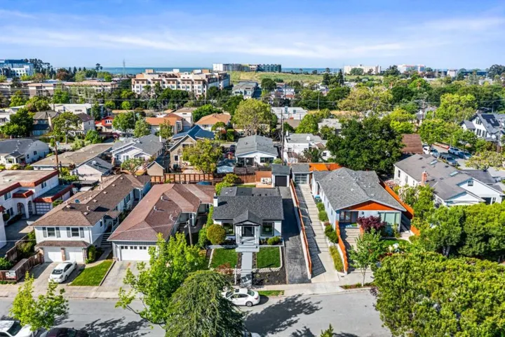 930 Laguna Avenue, Burlingame, California 94010