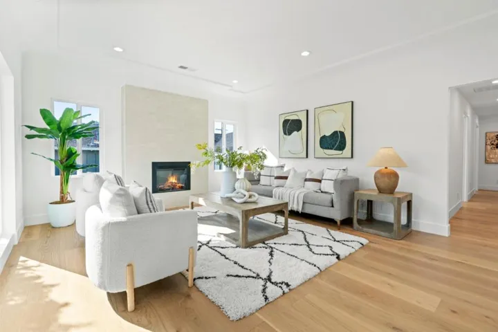 930 Laguna Avenue, Burlingame, California 94010
