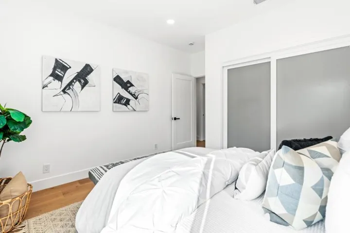 930 Laguna Avenue, Burlingame, California 94010