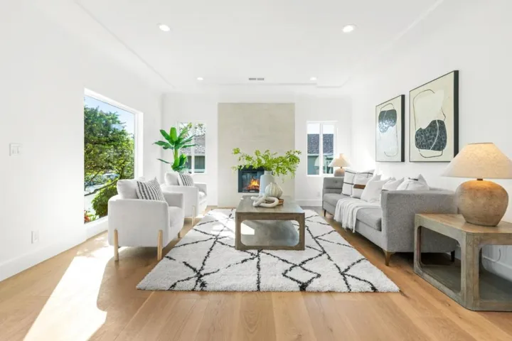 930 Laguna Avenue, Burlingame, California 94010