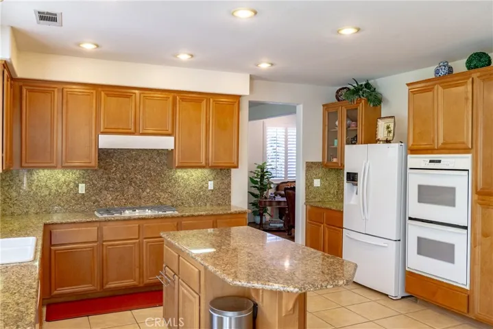 922 Feather Peak Drive, Corona, California 92882