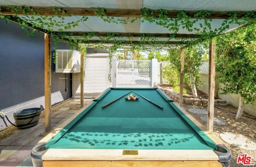 1585 E Madrona Drive, Palm Springs, California 92264 home-pic-28