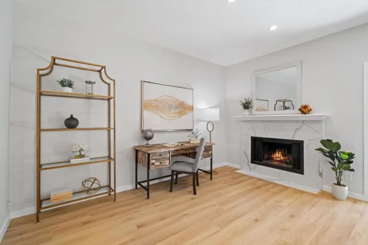 855 Lynx Lane, Foster City, California 94404