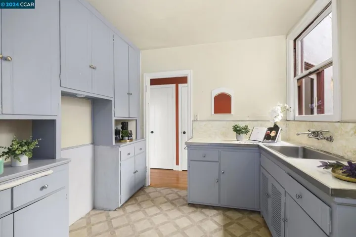 2030 Rivera Street, San Francisco, California 94116-1717