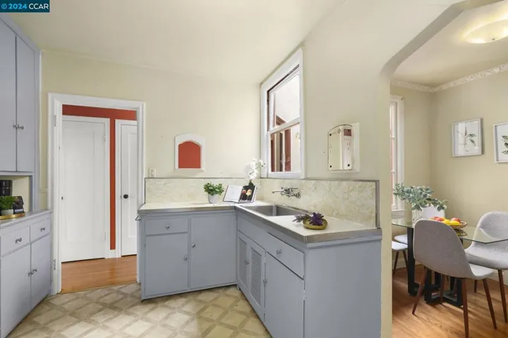 2030 Rivera Street, San Francisco, California 94116-1717