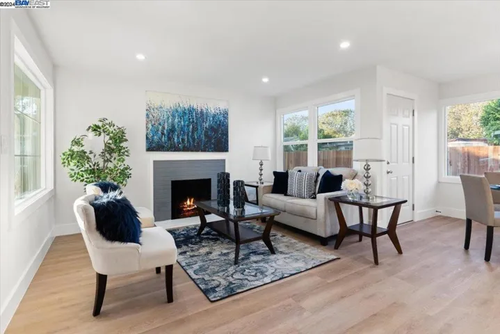 17004 Via Andeta, San Lorenzo, California 94580
