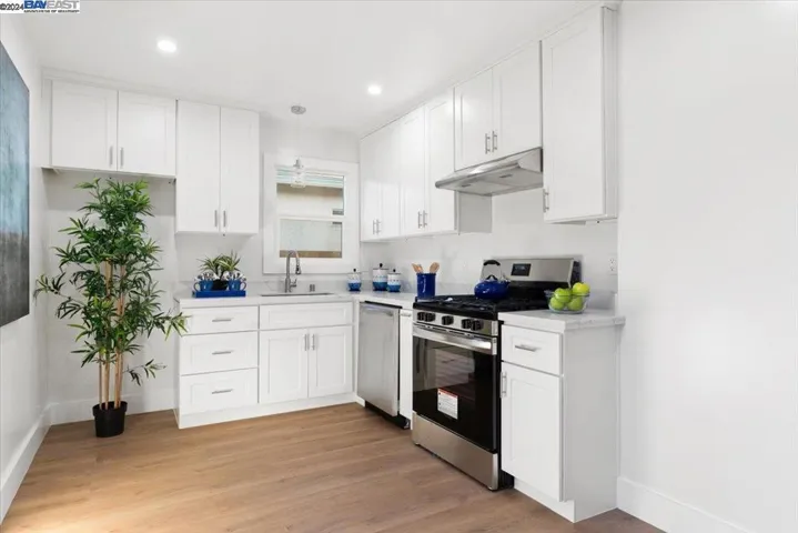 17004 Via Andeta, San Lorenzo, California 94580