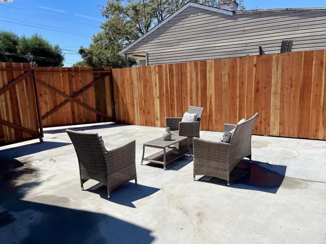 17004 Via Andeta, San Lorenzo, California 94580