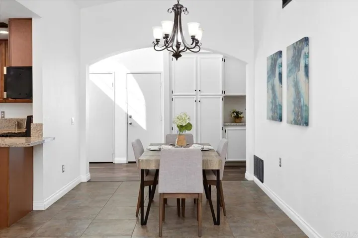 1808 Loreto Gln, Escondido, California 92027