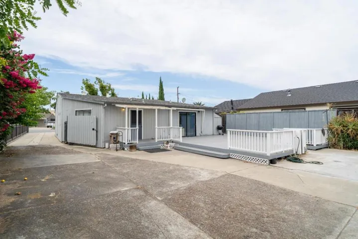 1082 Shamrock Drive, Campbell, California 95008