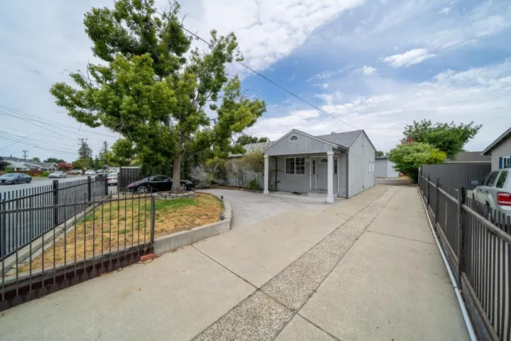 1082 Shamrock Drive, Campbell, California 95008
