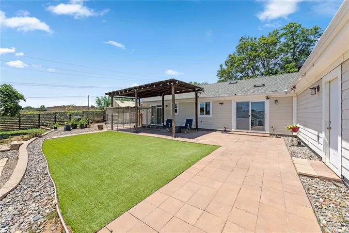 394 Hill Court, Fallbrook, California 92028