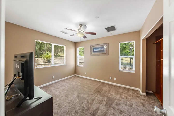 394 Hill Court, Fallbrook, California 92028