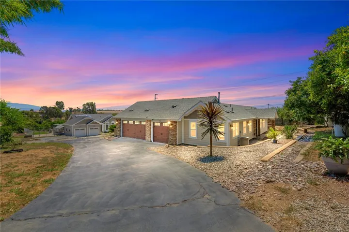 394 Hill Court, Fallbrook, California 92028