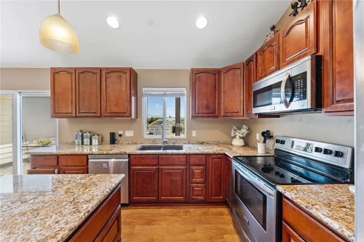 394 Hill Court, Fallbrook, California 92028