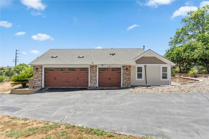 394 Hill Court, Fallbrook, California 92028