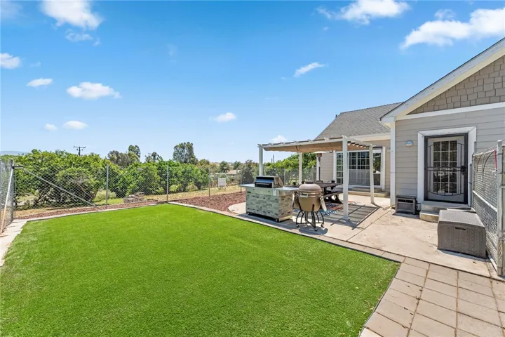 394 Hill Court, Fallbrook, California 92028