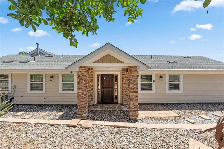 394 Hill Court, Fallbrook, California 92028