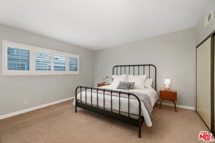 5811 Woodman Avenue 1, Van Nuys, California 91401