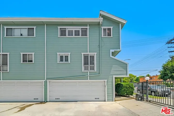 5811 Woodman Avenue 1, Van Nuys, California 91401