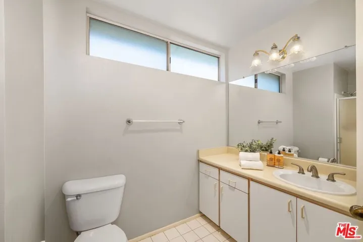 5811 Woodman Avenue 1, Van Nuys, California 91401