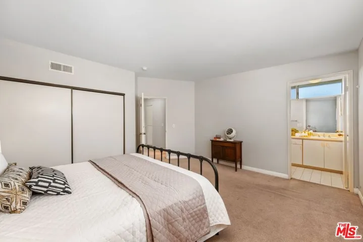5811 Woodman Avenue 1, Van Nuys, California 91401