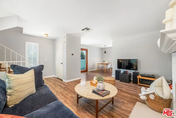 5811 Woodman Avenue 1, Van Nuys, California 91401