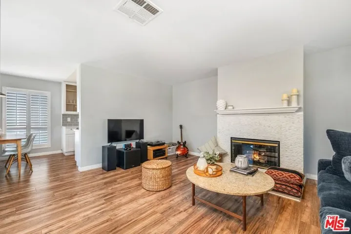 5811 Woodman Avenue 1, Van Nuys, California 91401
