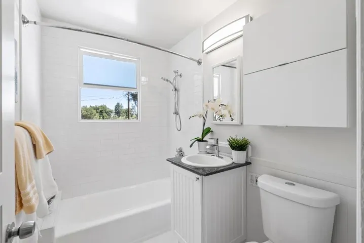 1825 Alameda De Las Pulgas, Redwood City, California 94061
