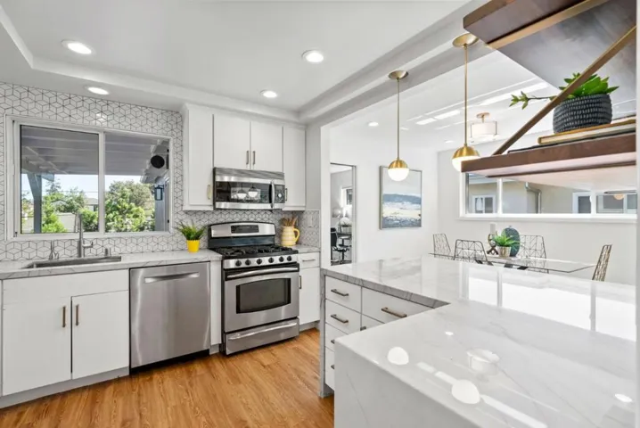 1825 Alameda De Las Pulgas, Redwood City, California 94061