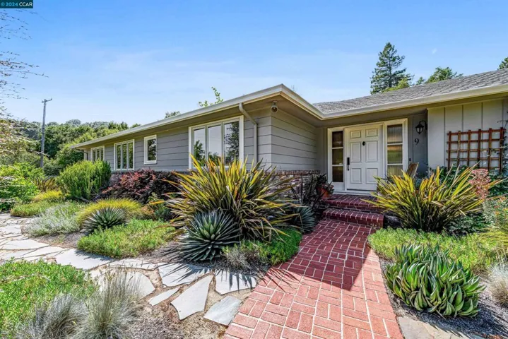 9 Tarry Lane, Orinda, California 94563