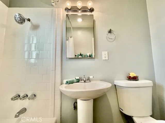 686 E Cottonwood Road 7, Palm Springs, California 92262