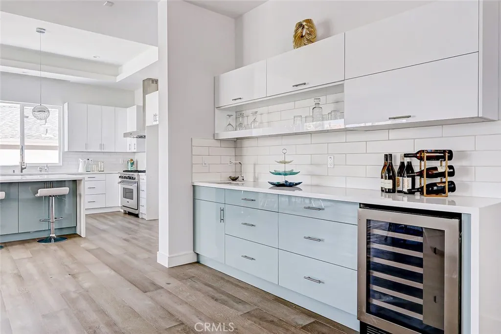 2321 Clark Lane B, Redondo Beach, California 90278 home-pic-3