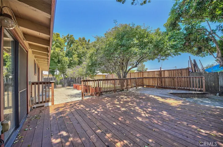 Very large deck space