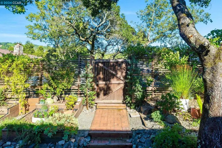 17100 Keaton Ave, Sonoma, California 95476