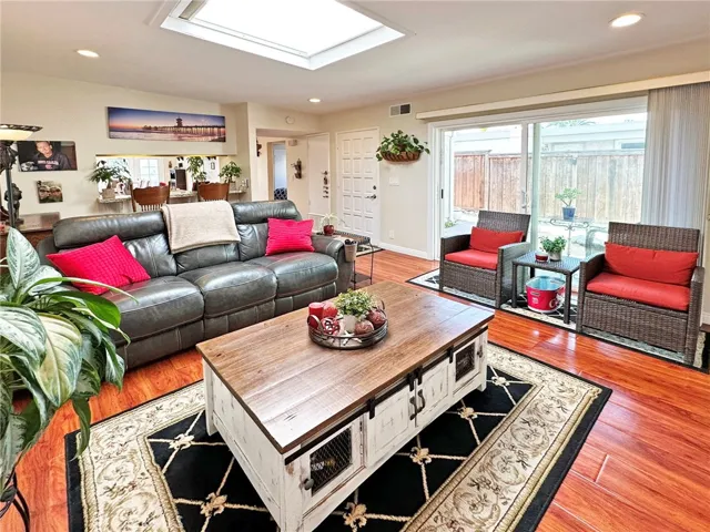 1819 Florida Street, Huntington Beach, California 92648