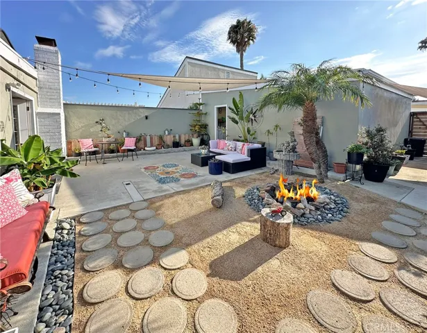 1819 Florida Street, Huntington Beach, California 92648