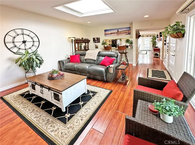 1819 Florida Street, Huntington Beach, California 92648