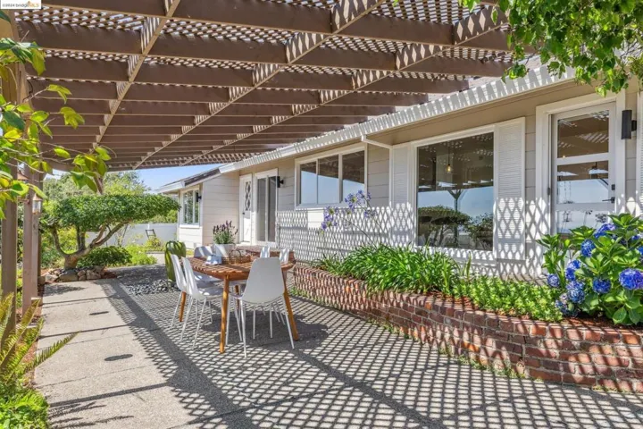 12669 Skyline Blvd, Oakland, California 94619