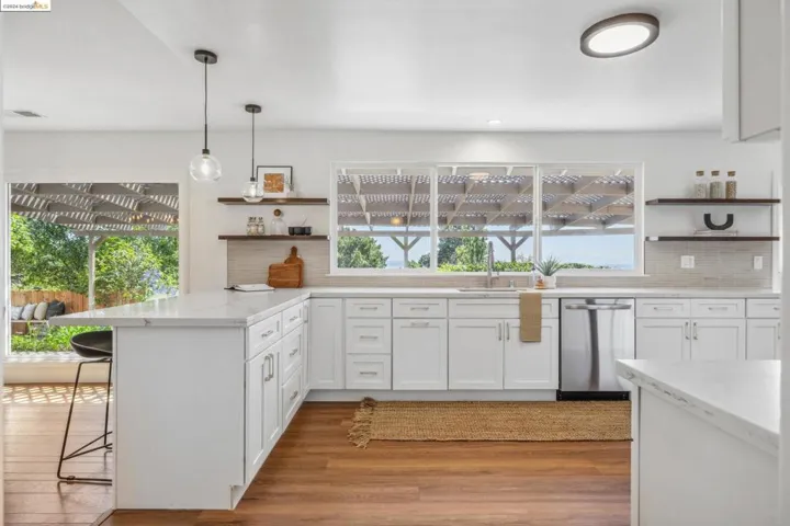 12669 Skyline Blvd, Oakland, California 94619